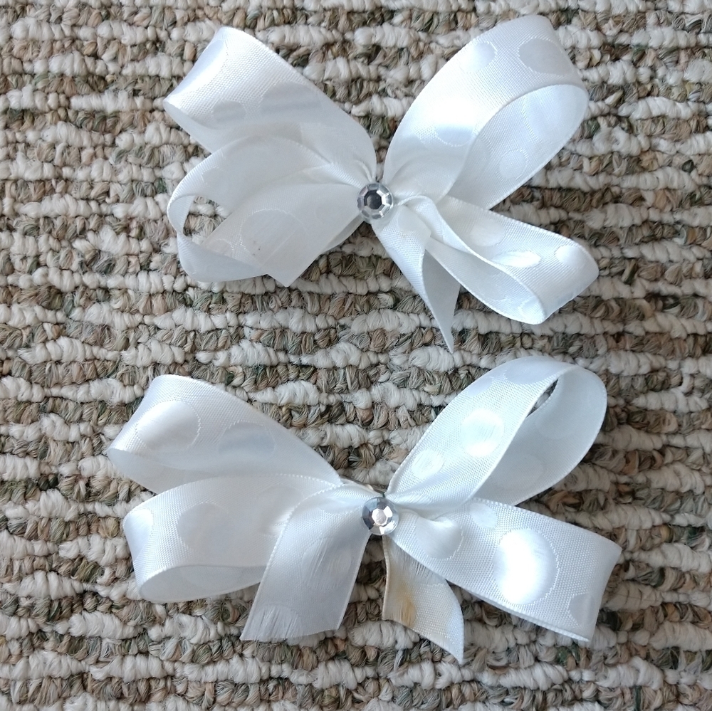 Girl's White Pigtail Bows